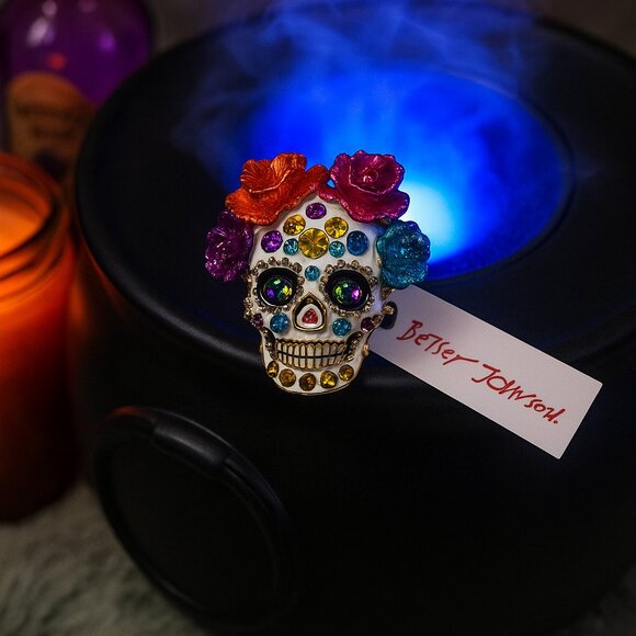 Betsey Johnson Sugar Skull Ring Crystal  Gold Tone Day of the Dead Halloween - Picture 2 of 8